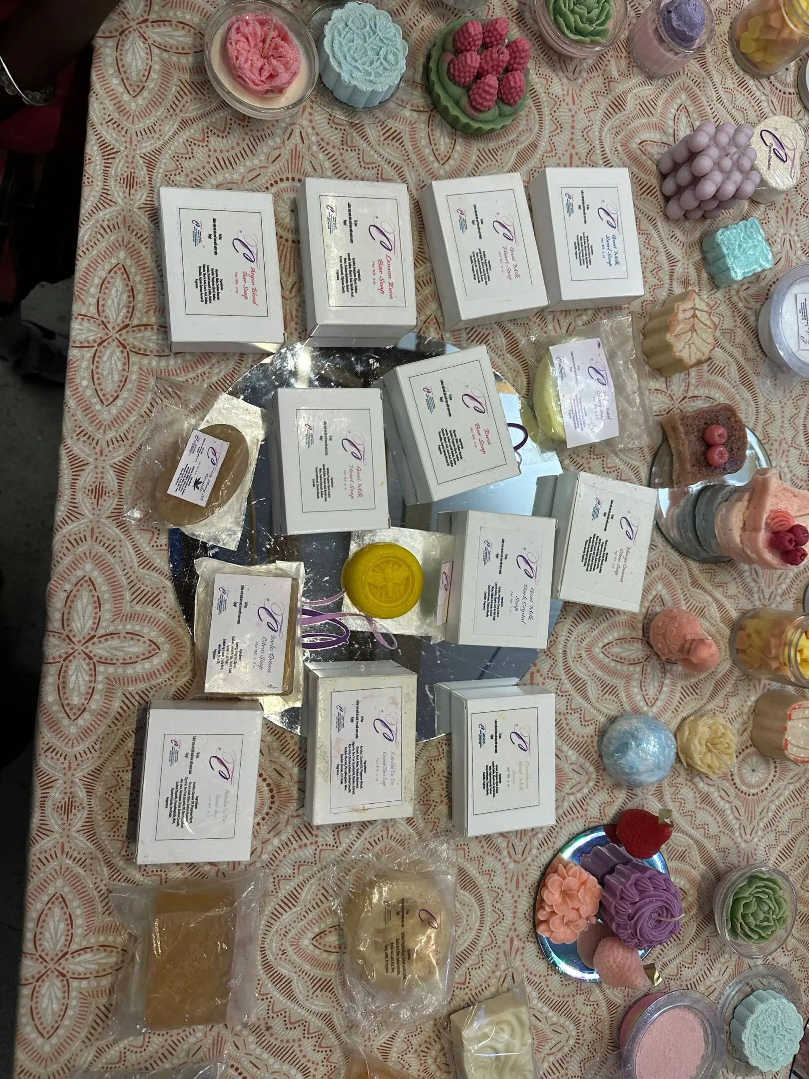 A table with many different types of jewelry.